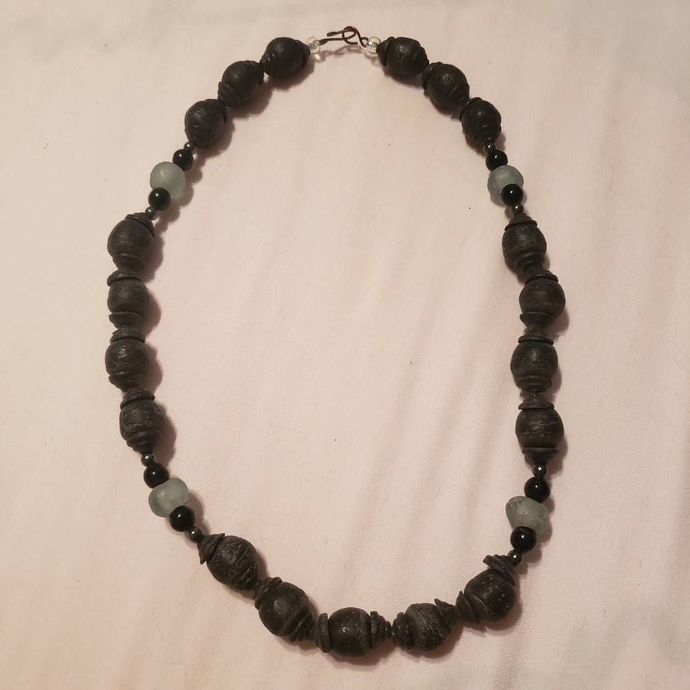 Elegant Black Green Beaded Stones Unique Vintage Necklace Eyeglass Beads